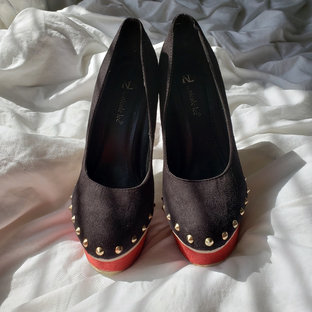 Shoes - Picture 2 of 3